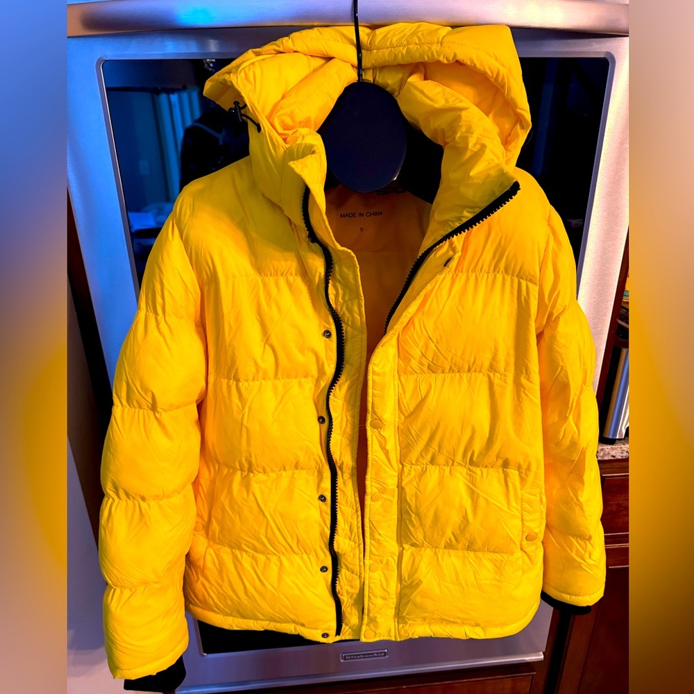 Ultra lightweight, extra warm Bagatelle puffer jacket with removable hood
